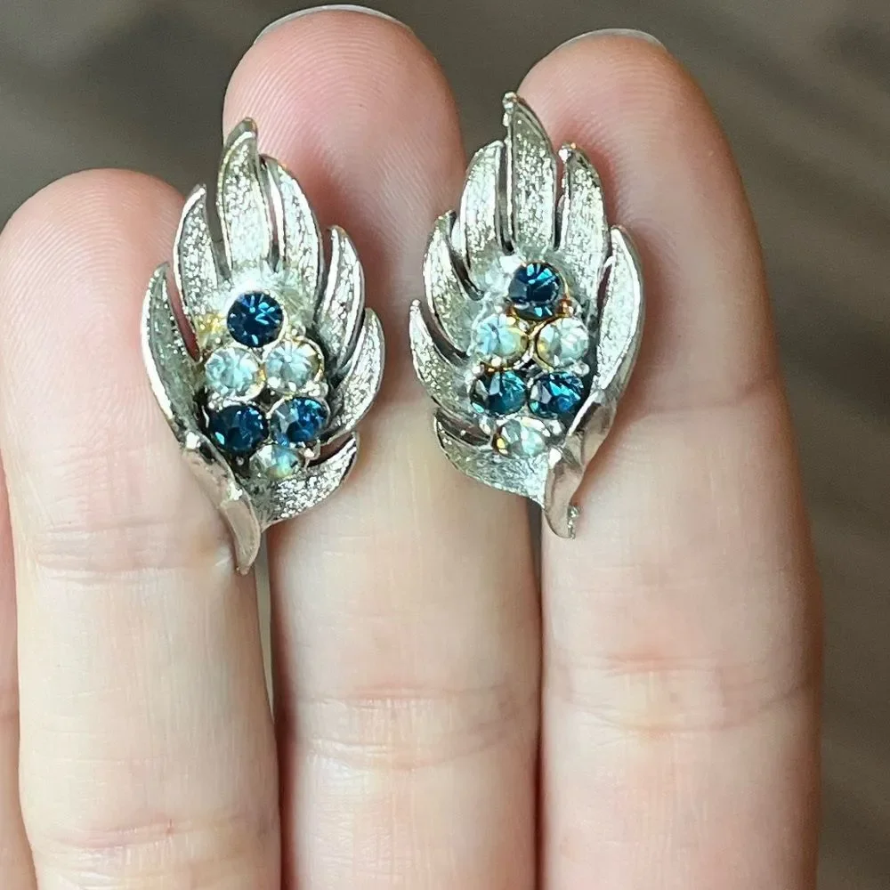 Vintage collectible Coro wing clip on earrings clear and blue sapphire tone gems - Picture 2 of 3